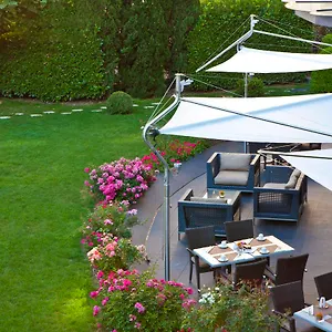 Warwick Reine Astrid - Apart Otel